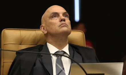 Erro de português em decisão de Moraes sobre Bolsonaro chama atenção
