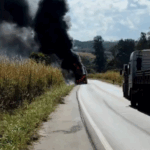 Carreta pega fogo na BR-354, entre Campo Belo e Formiga