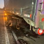 Colisão entre automóvel e carreta foi registrado na BR-494, entre Oliveira e Carmo da Mata