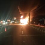 Ônibus pega fogo e interdita Via Expressa na Grande BH