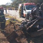 Grave acidente entre dois veículos acontece na BR-494, em Cláudio