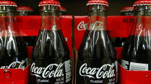 Como Trump quer mudar receita da Coca-Cola nos EUA