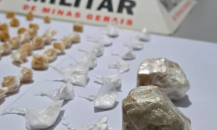 Polícia Militar prende dupla envolvida com tráfico de drogas, em Iguatama