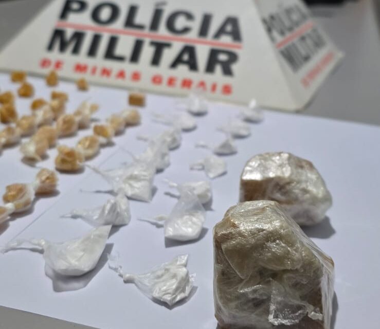 Polícia Militar prende dupla envolvida com tráfico de drogas, em Iguatama