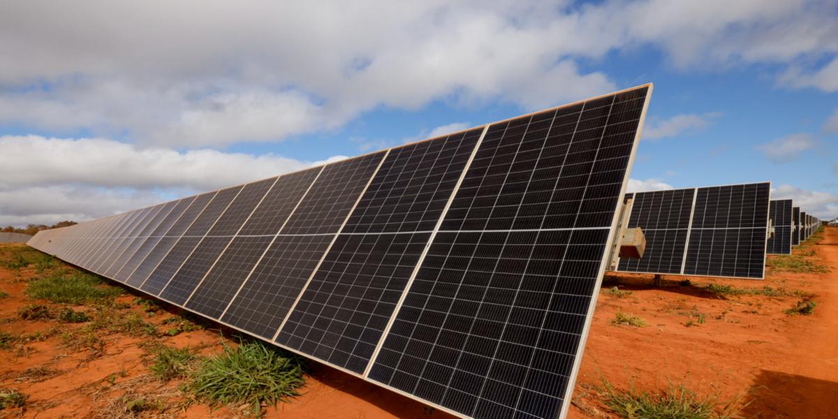 Usina solar capaz de abastecer 75% das casas de Montes Claros é inaugurada no Norte de Minas