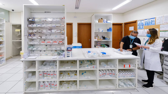 Justiça barra farmácia que oferecia consulta médica online sem registro no CRM