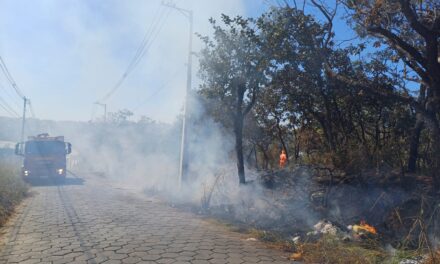 Incêndio foi registrado no bairro Planalto, em Formiga