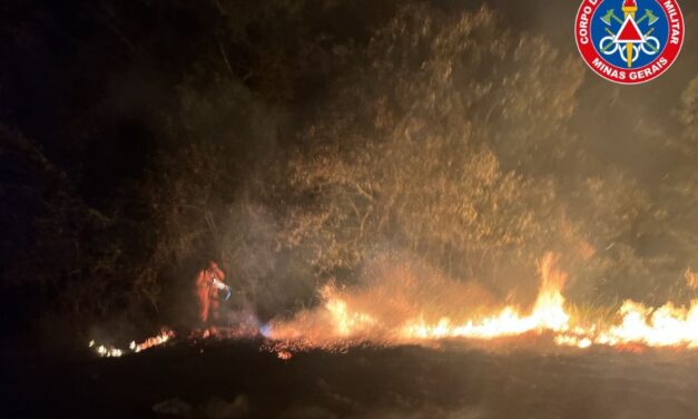 Incêndio foi registrado no bairro Santana, em Formiga