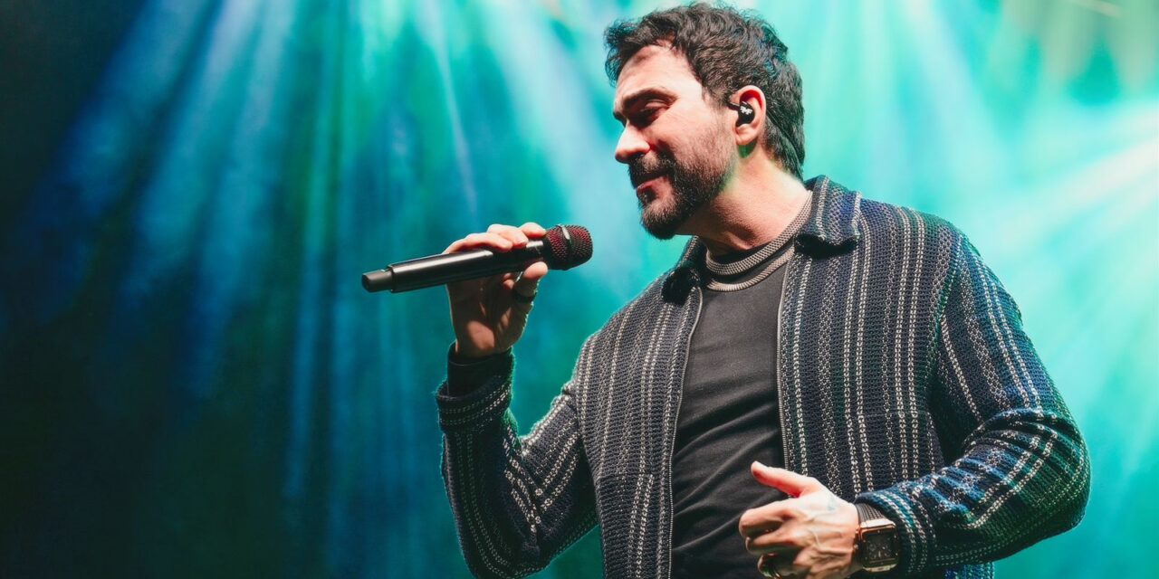 Padre Fábio de Melo e Celina Borges emocionam público em noite de fé no “Cantando a Vida”