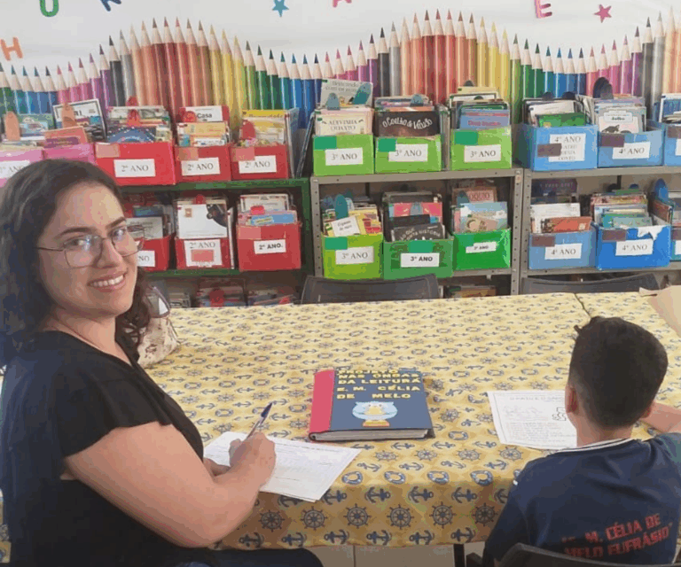 PIBID de Pedagogia do Unifor-MG impulsiona fluência leitora com o projeto “Nas Ondas da Leitura”