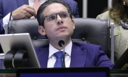 Motta proíbe comissões na Câmara após PL ignorar recesso