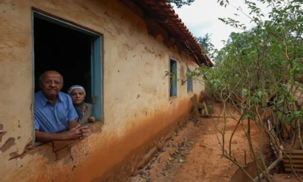 Mineradora quer remover casal de idosos para empilhar rejeitos em área verde