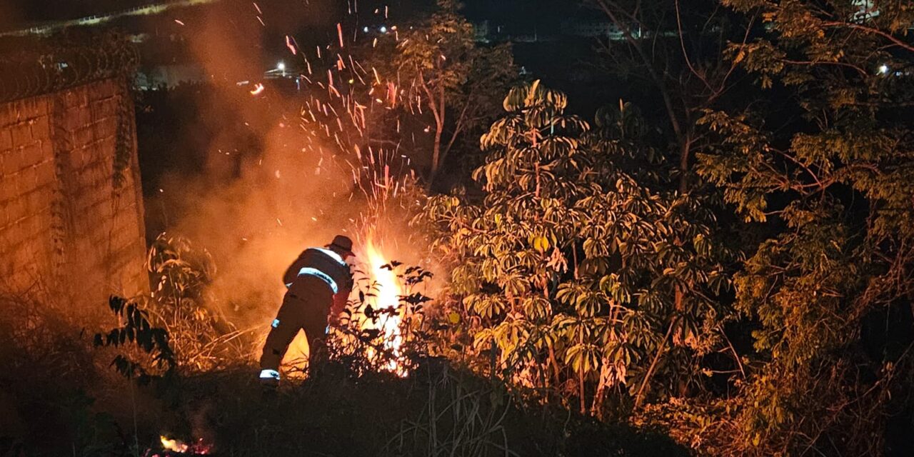 Incêndio foi registrado no bairro Saudade, em Formiga