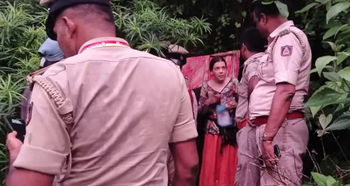 Polícia encontra mulher morando em caverna isolada: “passo o dia cantando e pintando”