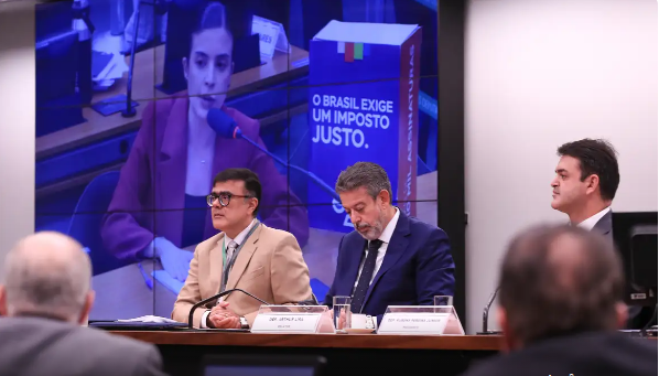 Comissão da Câmara aprova isenção do IR para quem ganha até R$ 5 mil