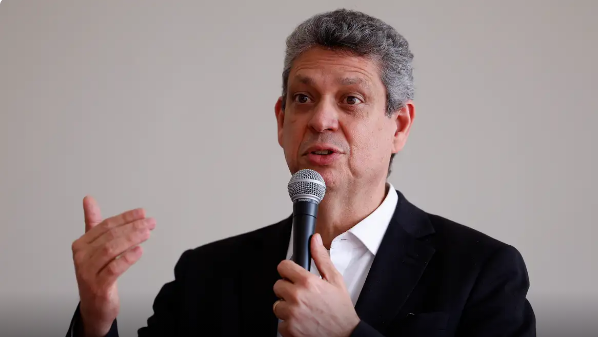 Governo defende justiça tributária e não alta de imposto, diz ministro