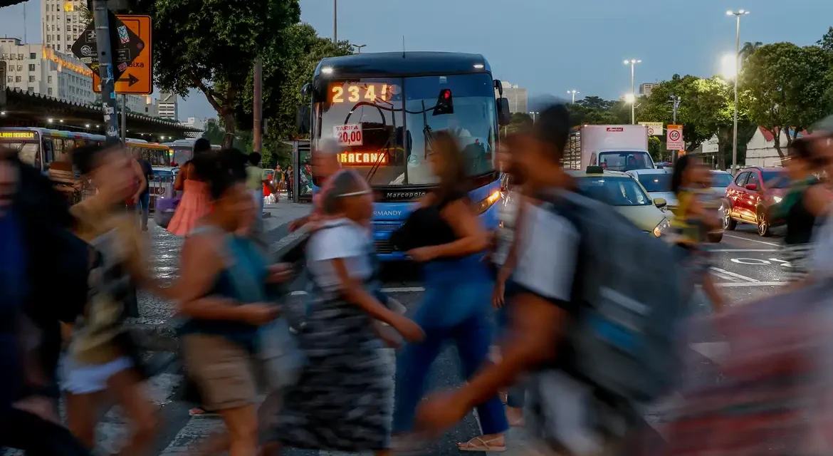 IBGE vai ajustar dados passados de desemprego; entenda o porquê