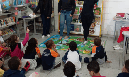 PIBID/UNIFOR-MG realiza reconto de histórias em escola parceira e promove aprendizagem e autoestima