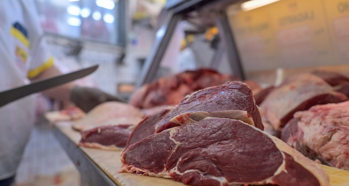 Tarifaço de Trump já impacta exportações de pescados, manga e carnes