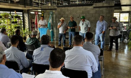 Reunião debate criação do Parque da Pedra do Cálice e impactos ambientais e econômicos, em Pains