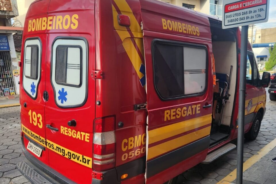 Bombeiros atendem ocorrência de queda após síncope em Formiga