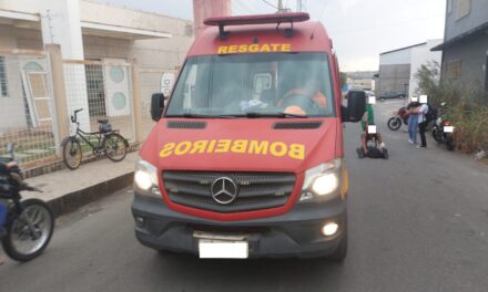 Ciclista fica ferido após queda na rua dos Universitários, em Formiga