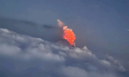 Vulcão entra em erupção na Rússia horas após terremoto, na mesma região do epicentro do tremor