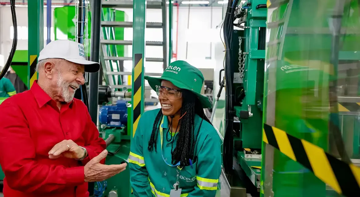 Produção de biocombustível com macaúba trará mudanças para agricultores em Minas Gerais, diz Lula