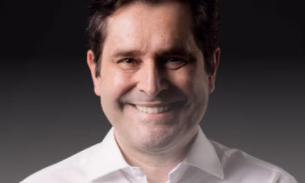 Morre aos 64 anos Bob Floriano, voz marcante da publicidade brasileira