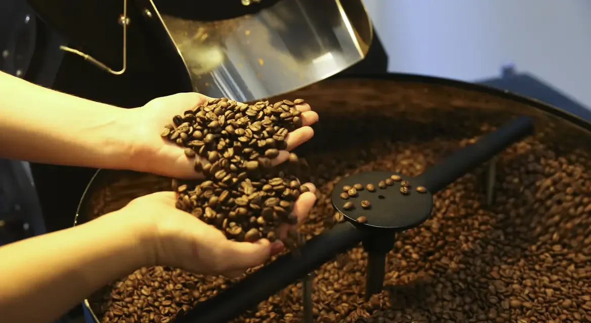 Após 18 meses de alta, café moído registra primeira queda, diz IBGE
