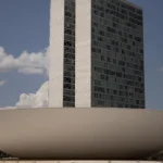 Câmara oficializa perda de mandato de sete deputados após decisão do STF