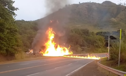 Explosão de caminhão-tanque interdita BR-040 em Congonhas