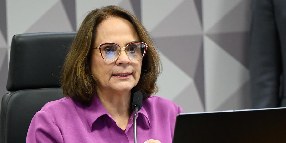 Damares Alves revela diagnóstico de câncer de mama e inicia tratamento