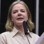 Gleisi Hoffmann critica sanções dos EUA a produtos brasileiros e ações contra o STF