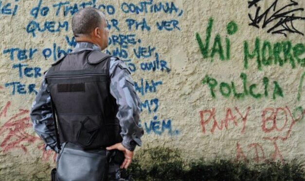 Mortes de policiais disparam no Brasil no segundo ano de Lula na presidência