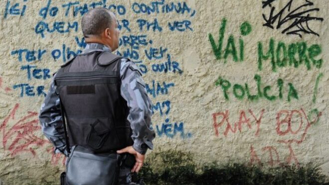 Mortes de policiais disparam no Brasil no segundo ano de Lula na presidência