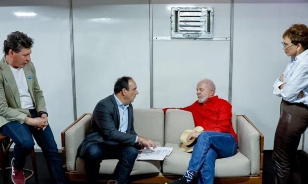 Lula se reúne com presidente da Fiemg para discutir tarifaço dos EUA
