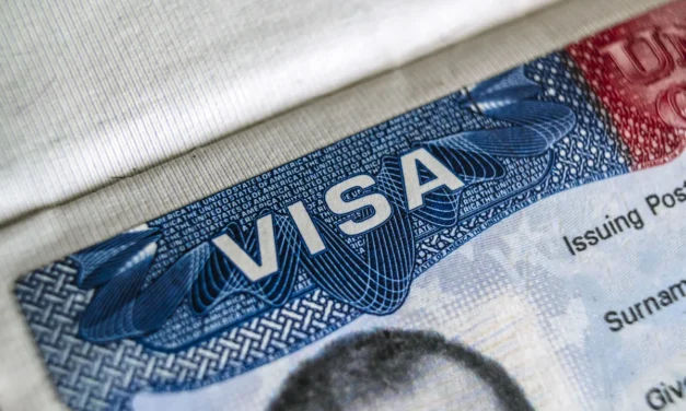 EUA passam a cobrar novos valores para visto; confira mudanças