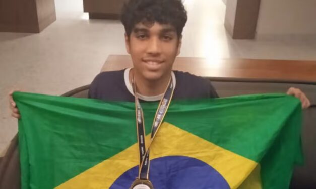 É Ouro: Aluno de Escola Pública de Minas Gerais conquista medalha em Olimpíada Internacional de Matemática nos EUA