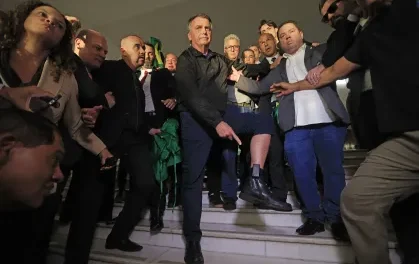 Datafolha: 48% querem Bolsonaro preso; 46% o desejam livre
