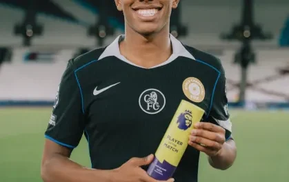Estêvão estreia como titular no Chelsea, brilha e é eleito melhor em campo na Premier League