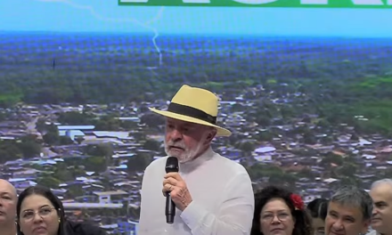 Lula defende cassação de parlamentares que protestaram contra o STF e faz apelo a Petecão