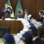 Lula lidera reunião ministerial e reage ao tarifaço dos EUA: “Brasil não aceita desaforo”