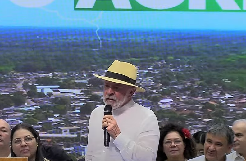 Lula defende cassação de parlamentares que protestaram contra o STF e faz apelo a Petecão