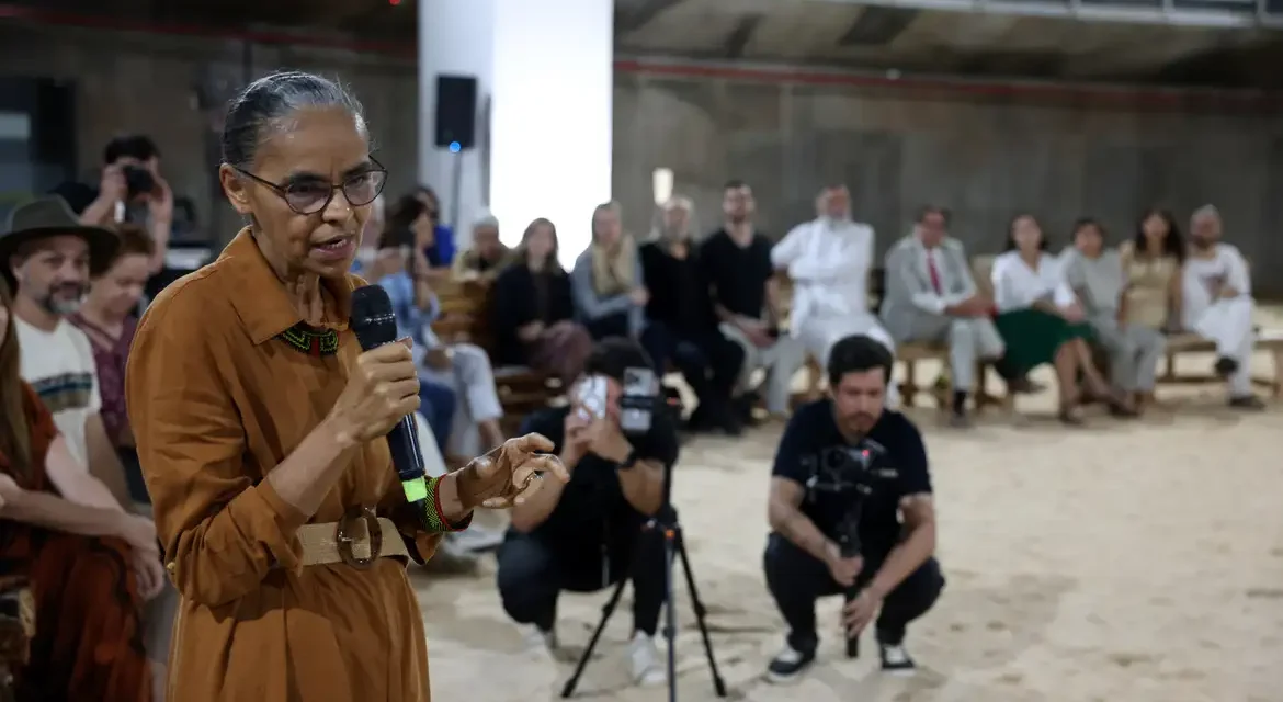 Marina Silva defende vetos ao PL do licenciamento ambiental e destaca papel da fé na COP30