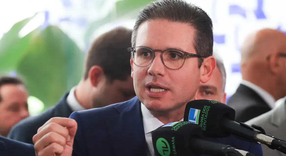 Câmara envia à Corregedoria pedidos de afastamento de 15 deputados por motim e agressão