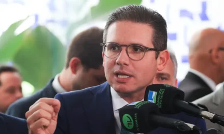Câmara envia à Corregedoria pedidos de afastamento de 15 deputados por motim e agressão