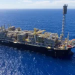 Petrobras assina contrato para construção de quatro navios durante feira naval no Rio