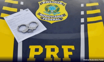 Motorista de ônibus procurado por homicídio é detido com documento falso em MG
