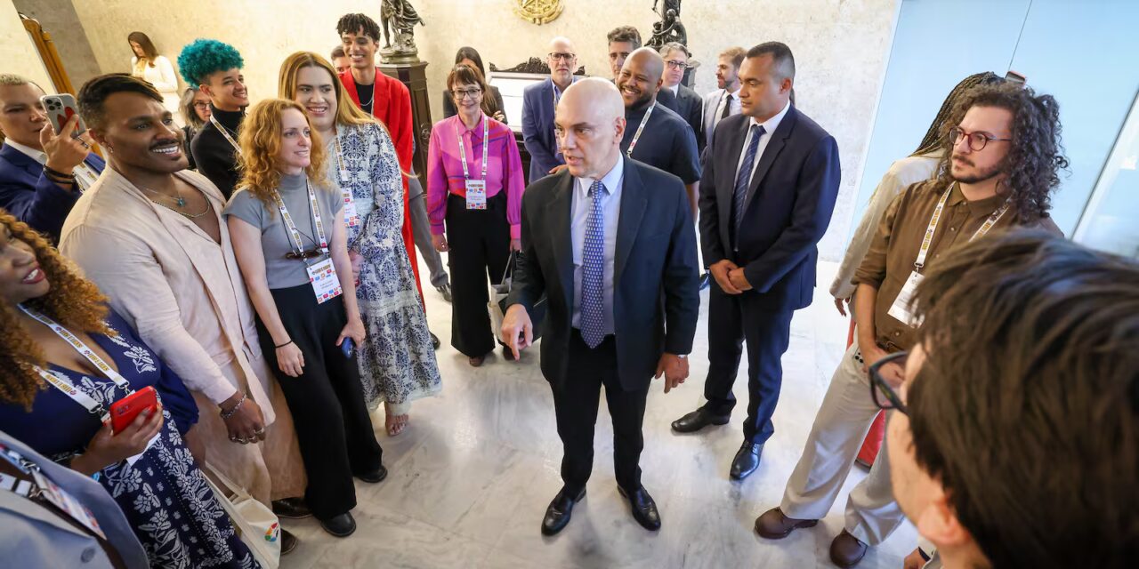 ‘O que não pode no mundo real, não pode no mundo virtual’, diz Moraes a influenciadores